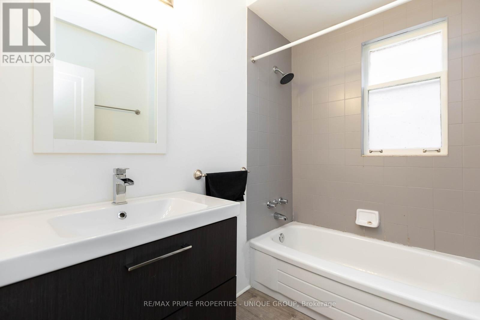 66 Burnaby Boulevard, Toronto, Ontario  M5N 1G4 - Photo 20 - C12403256