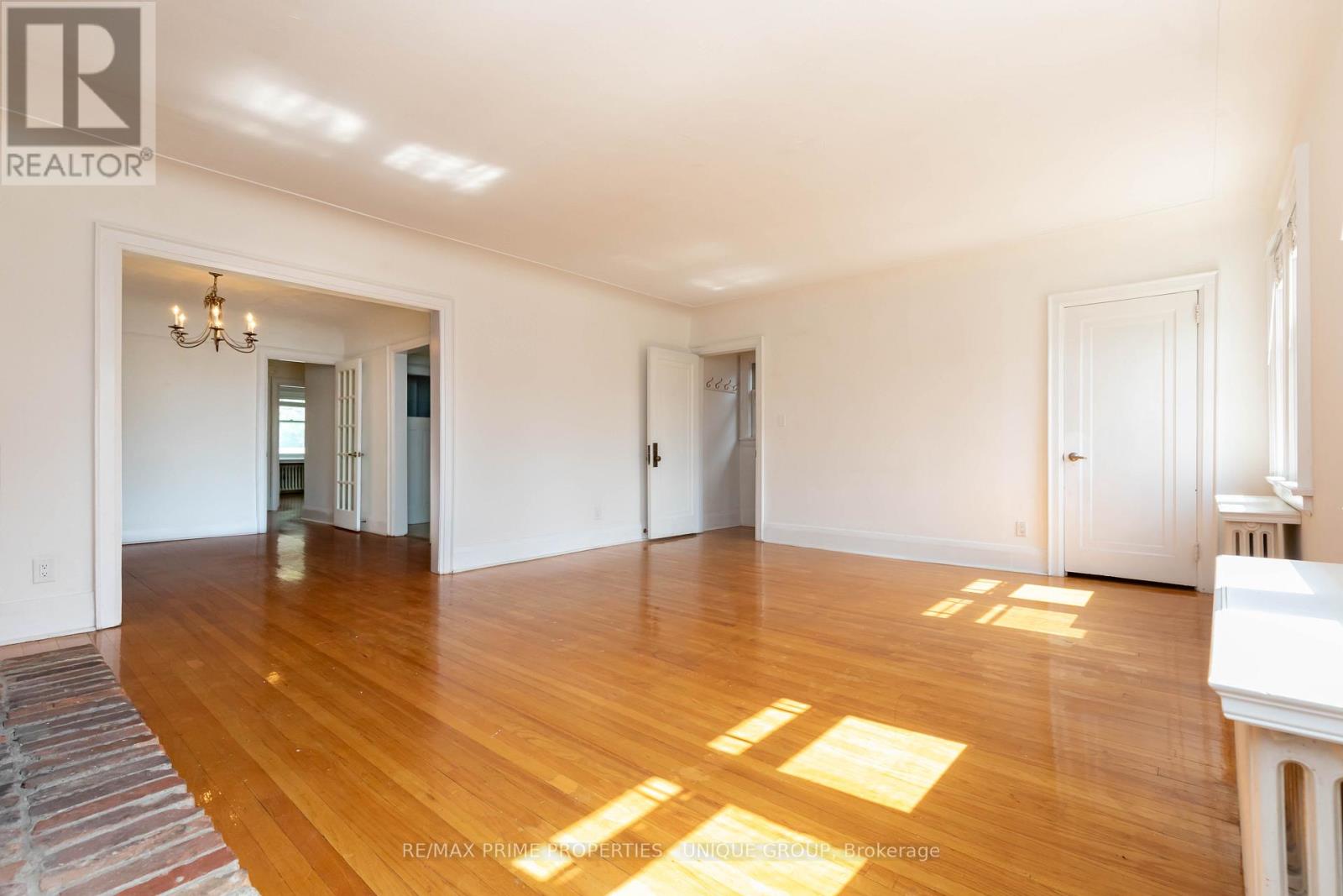 66 Burnaby Boulevard, Toronto, Ontario  M5N 1G4 - Photo 23 - C12403256