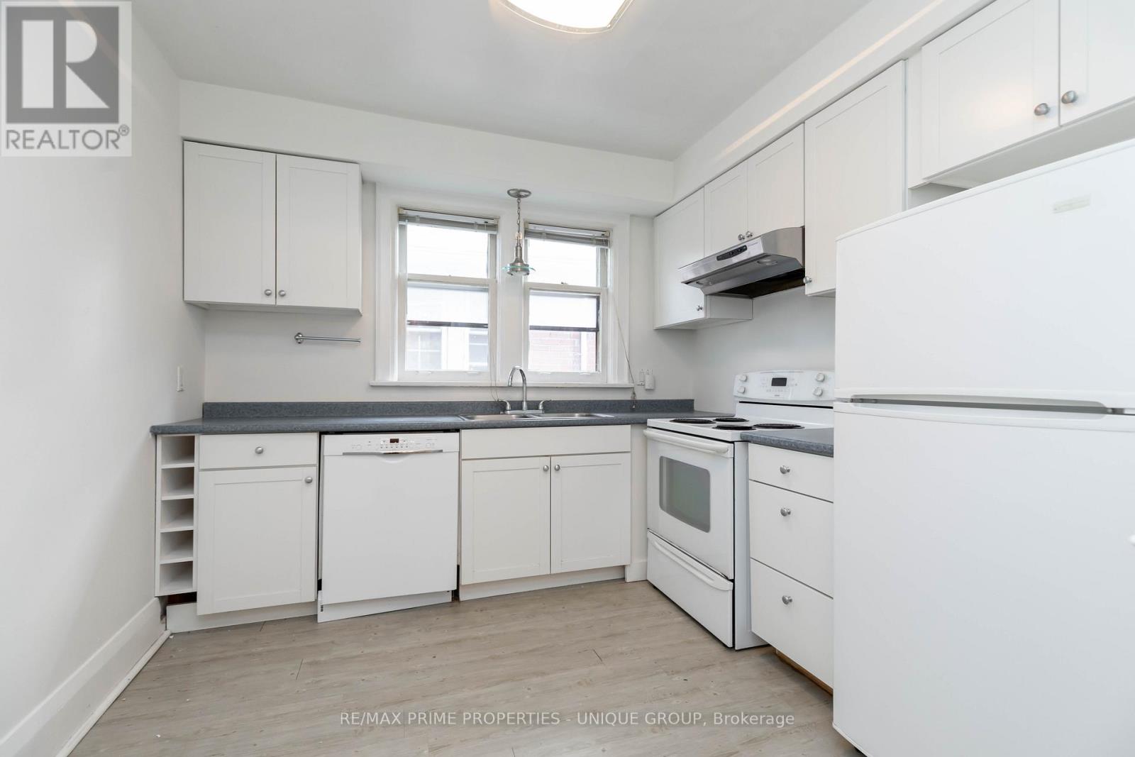 66 Burnaby Boulevard, Toronto, Ontario  M5N 1G4 - Photo 27 - C12403256