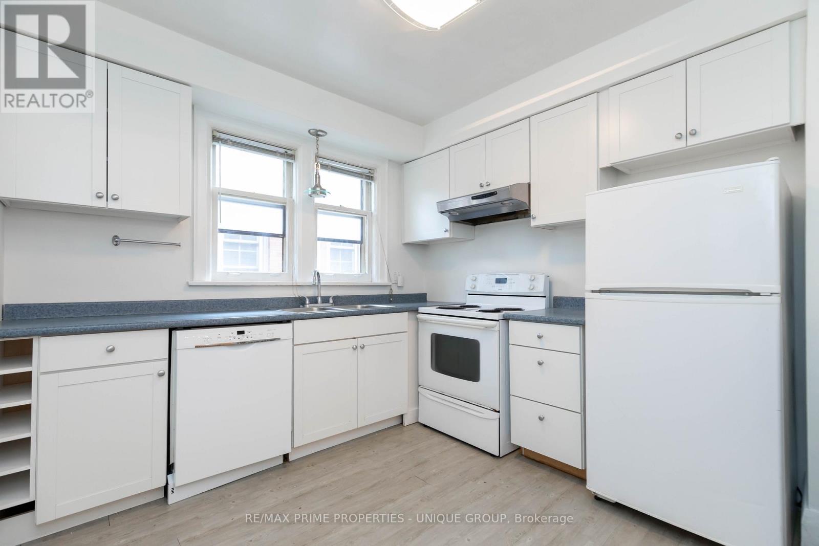 66 Burnaby Boulevard, Toronto, Ontario  M5N 1G4 - Photo 29 - C12403256