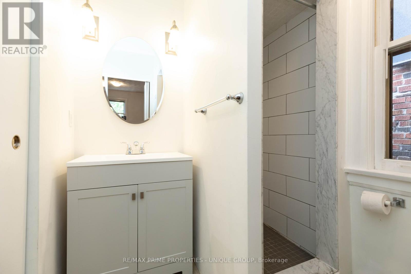 66 Burnaby Boulevard, Toronto, Ontario  M5N 1G4 - Photo 32 - C12403256