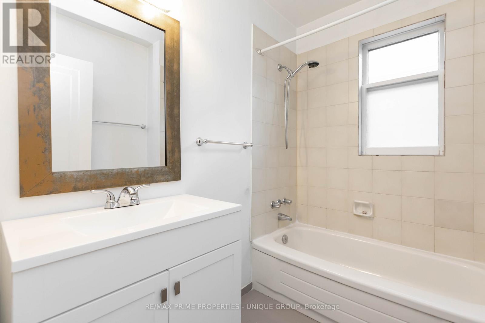 66 Burnaby Boulevard, Toronto, Ontario  M5N 1G4 - Photo 36 - C12403256
