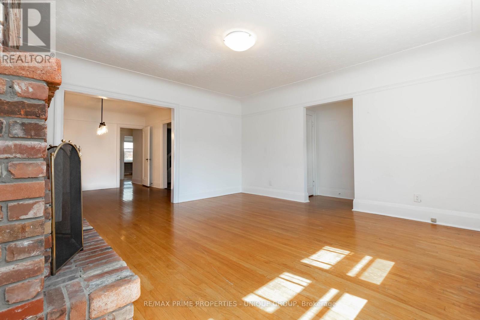 66 Burnaby Boulevard, Toronto, Ontario  M5N 1G4 - Photo 6 - C12403256