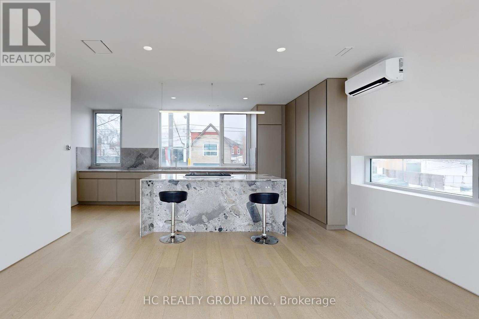 899 Dundas Street W, Toronto (Trinity-Bellwoods), Ontario  M6J 1V9 - Photo 12 - C12403278