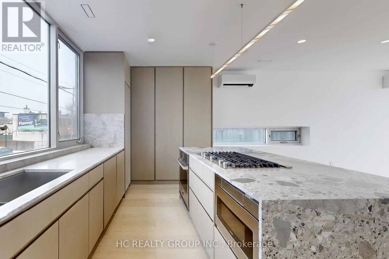 899 Dundas Street W, Toronto (Trinity-Bellwoods), Ontario  M6J 1V9 - Photo 13 - C12403278