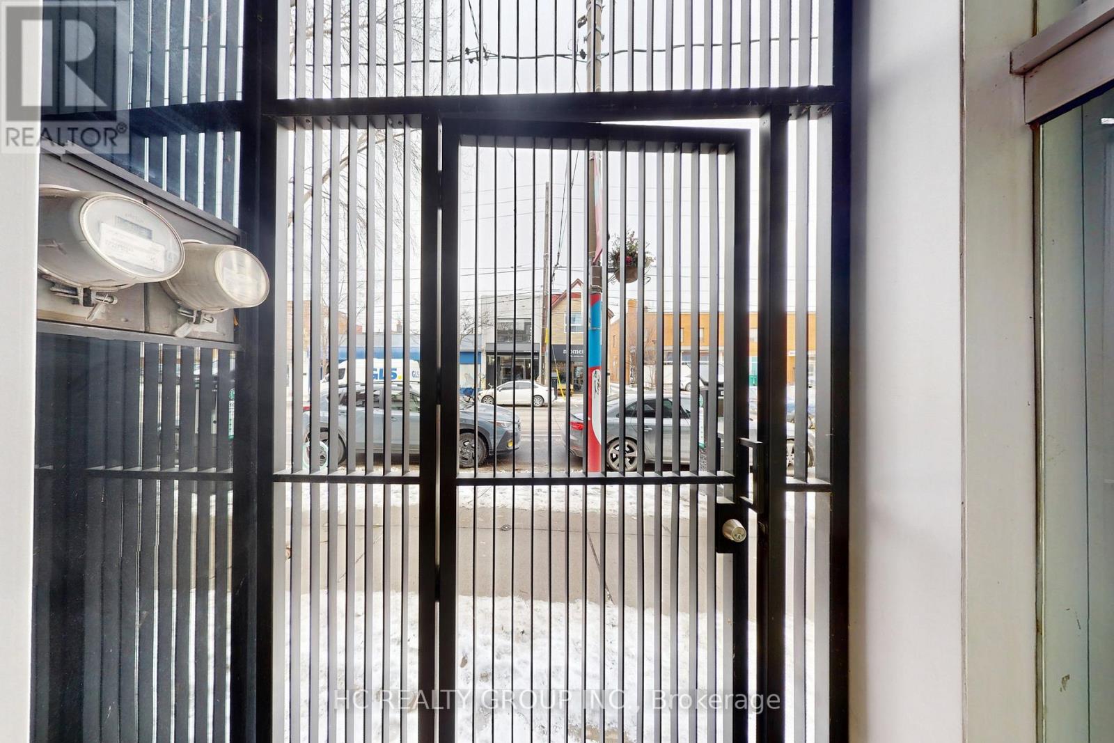 899 Dundas Street W, Toronto (Trinity-Bellwoods), Ontario  M6J 1V9 - Photo 2 - C12403278