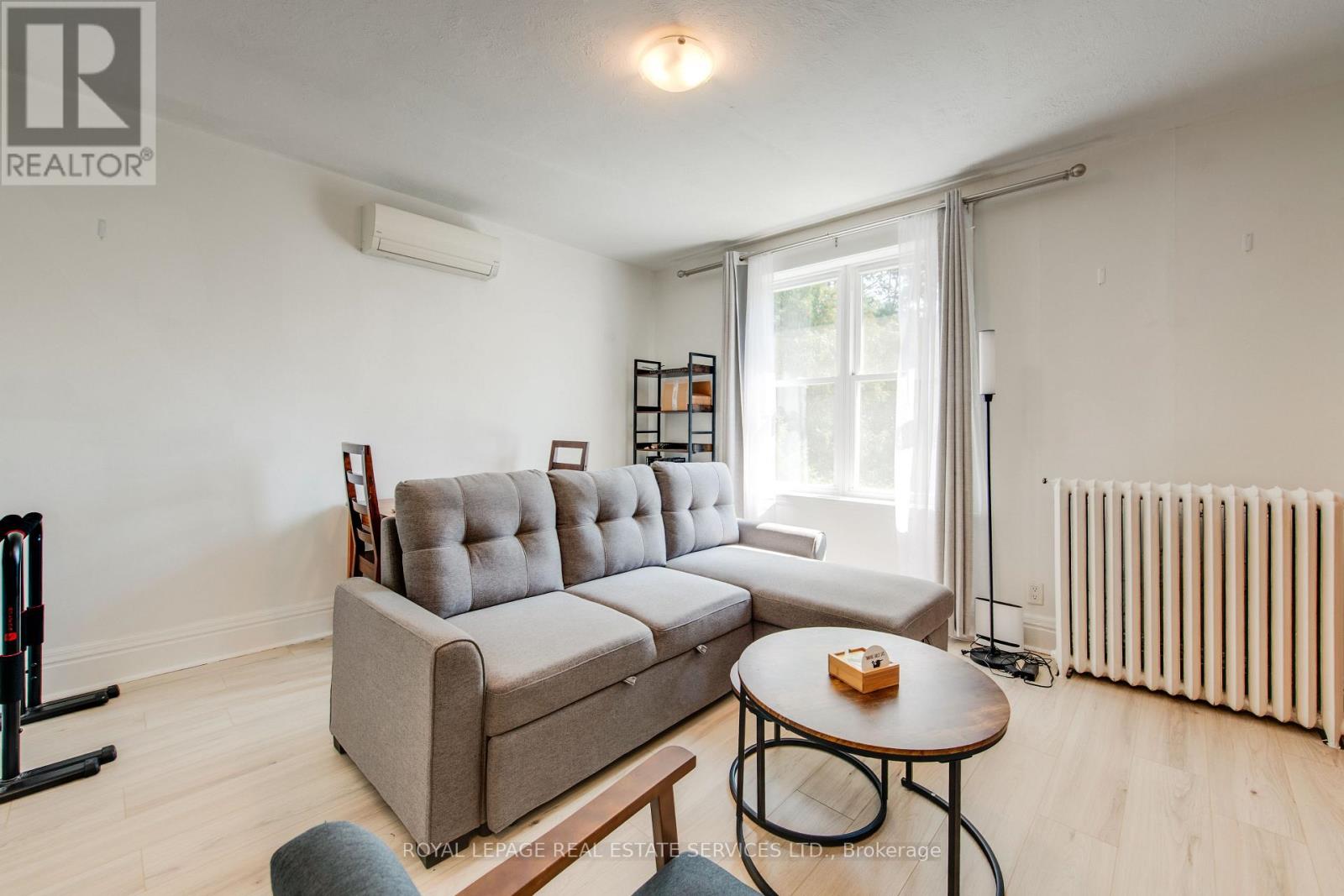 2 - 18 Shorncliffe Avenue, Toronto, Ontario  M4V 1T1 - Photo 8 - C12403368