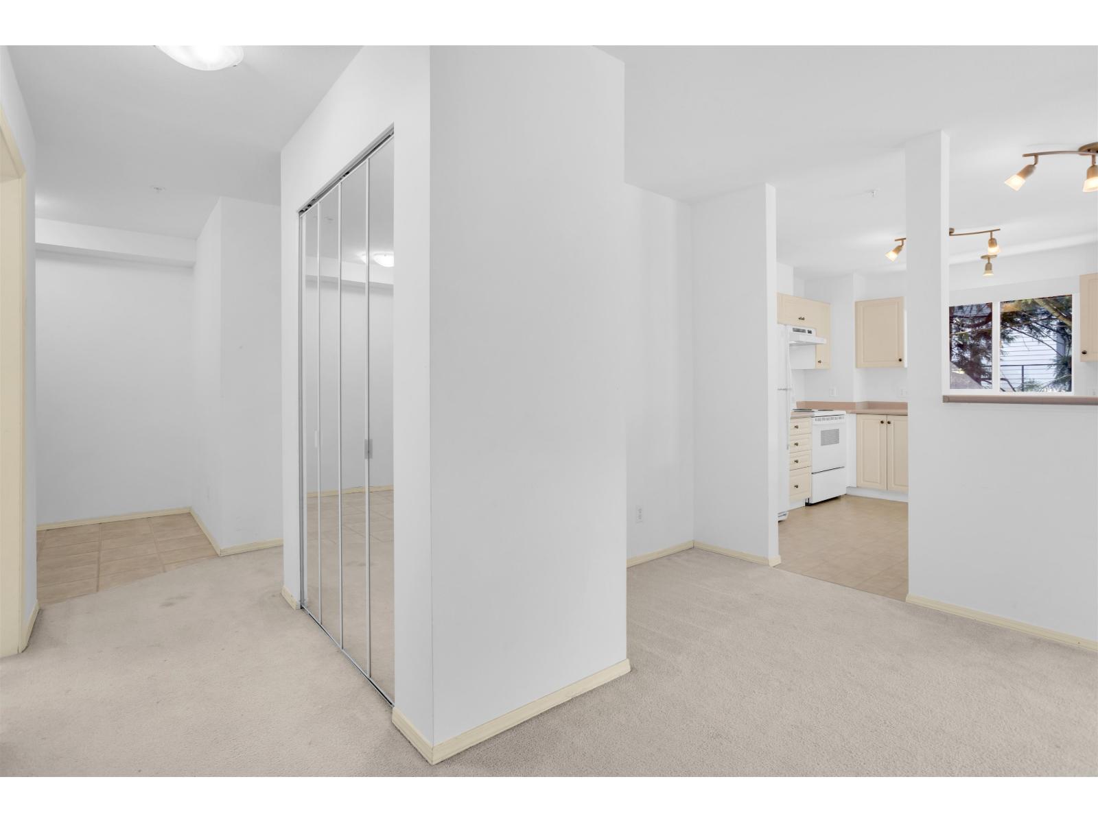 211 33708 King Road, Abbotsford, British Columbia  V2S 8C6 - Photo 4 - R3041634