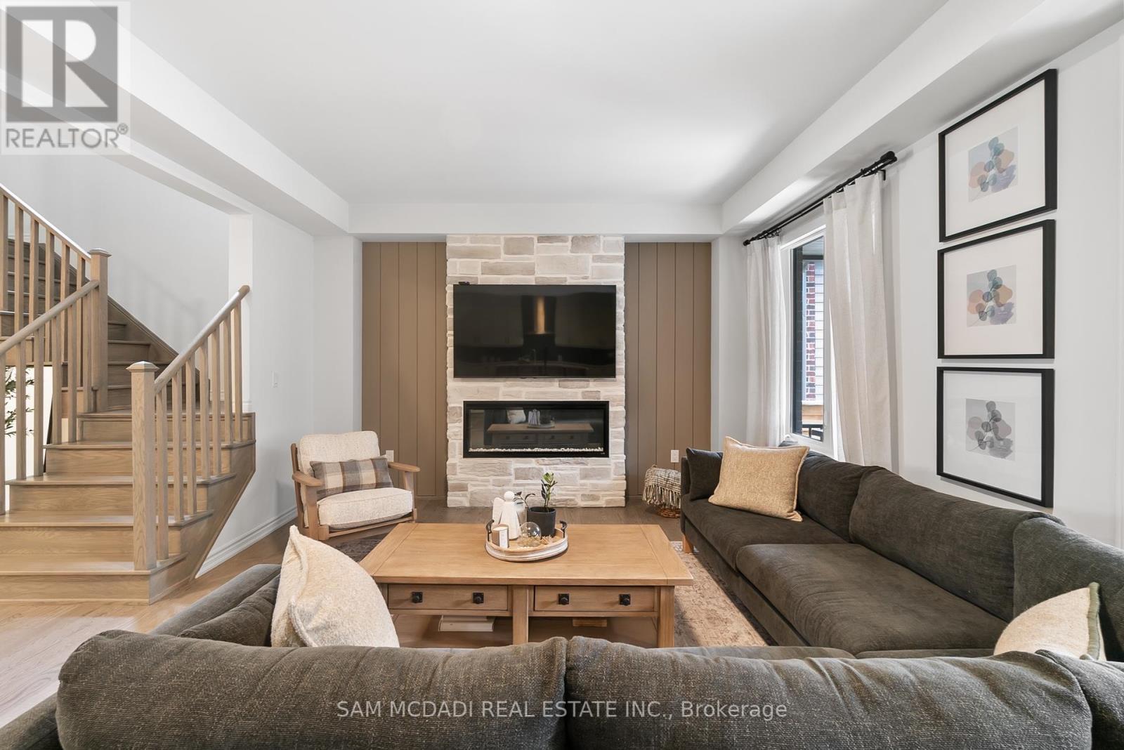 138 Factor Street, Vaughan (Kleinburg), Ontario  L4H 3N5 - Photo 5 - N12403233