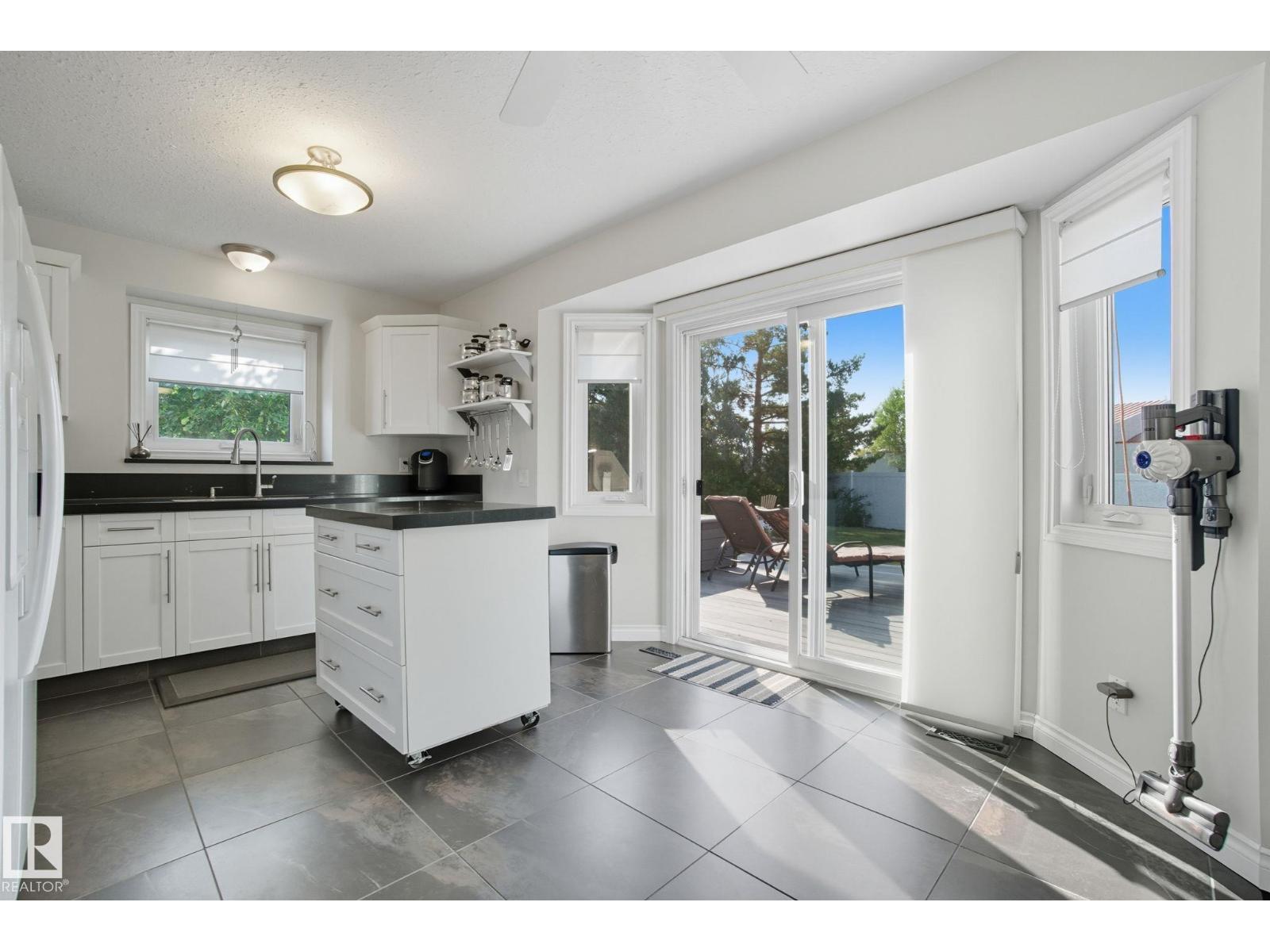 4003 18 Av Nw, Edmonton, Alberta  T6L 3M3 - Photo 15 - E4457793