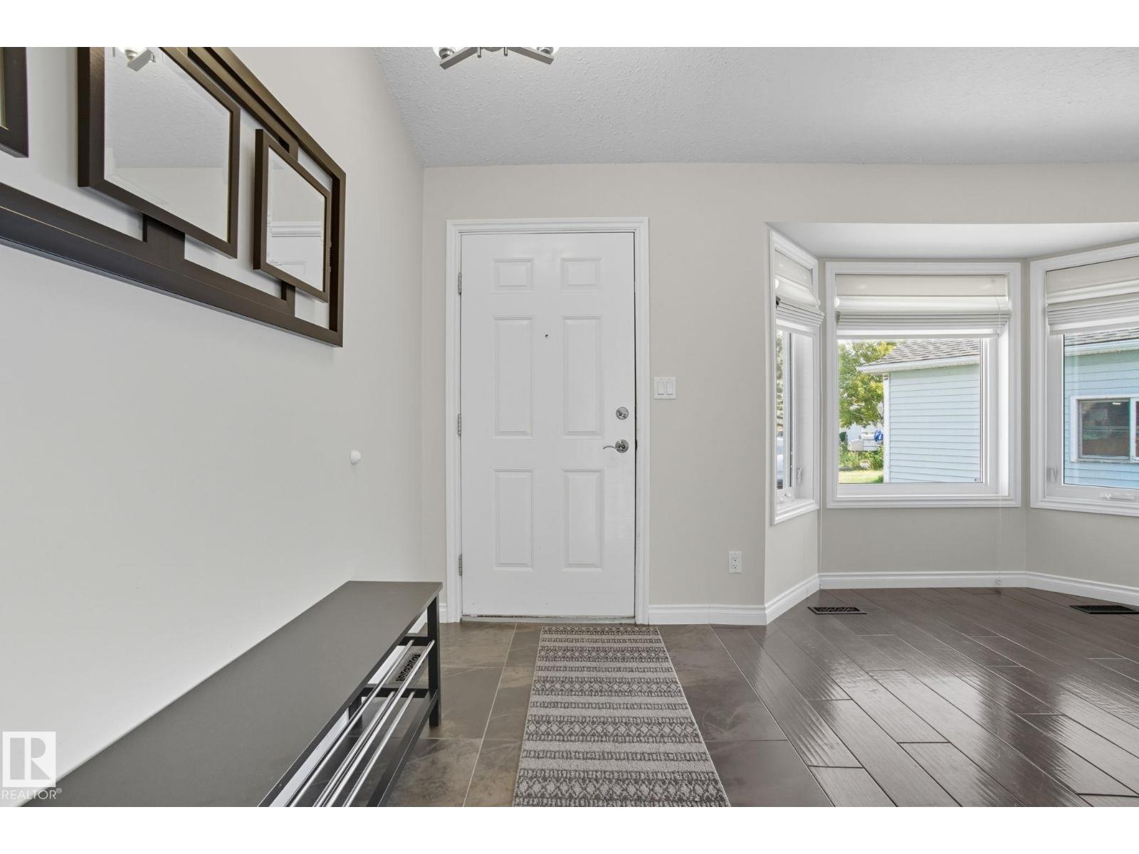 4003 18 Av Nw, Edmonton, Alberta  T6L 3M3 - Photo 5 - E4457793