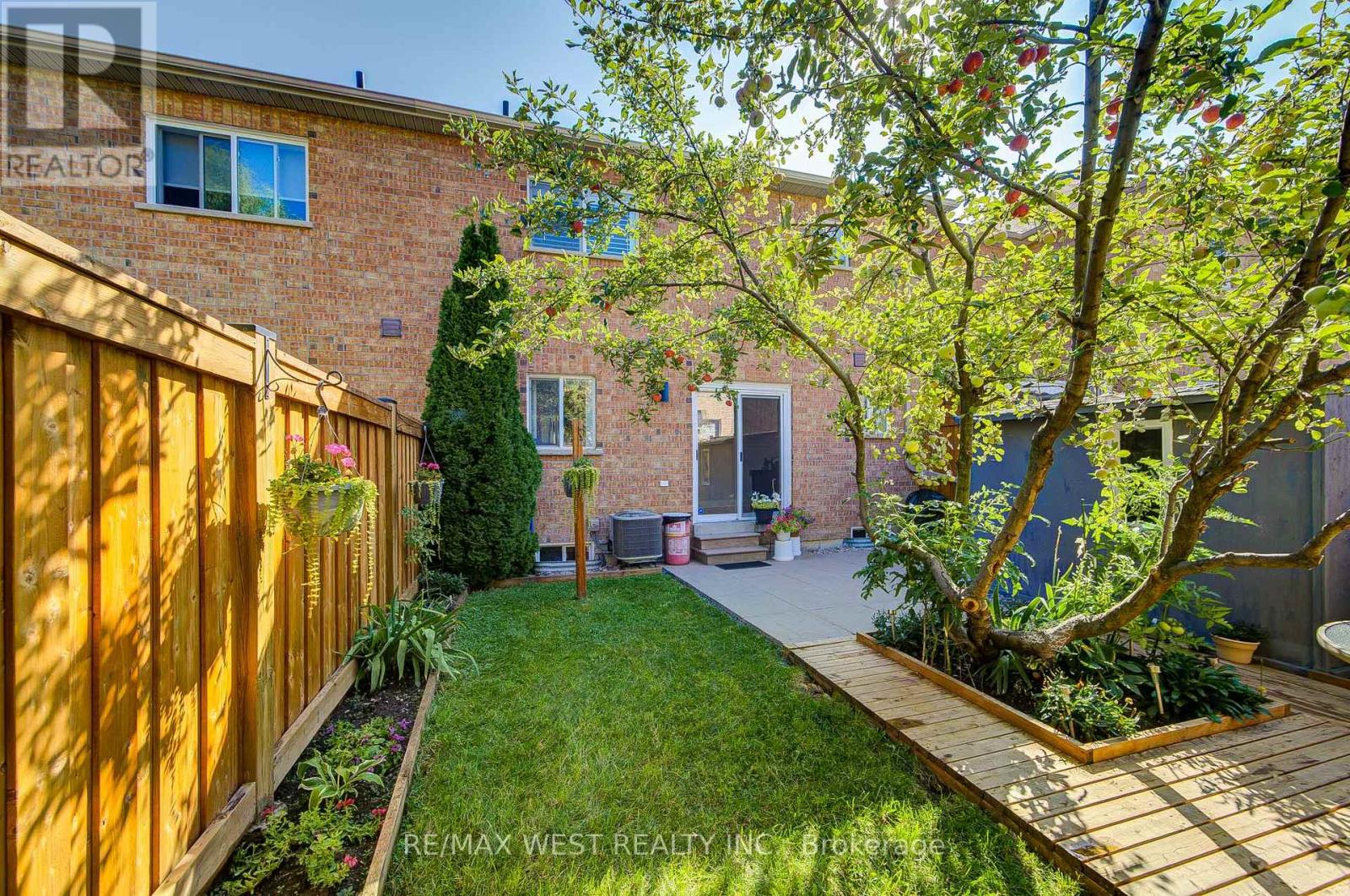 294 Hawkview Boulevard, Vaughan (Vellore Village), Ontario  L4H 2G7 - Photo 19 - N12403268