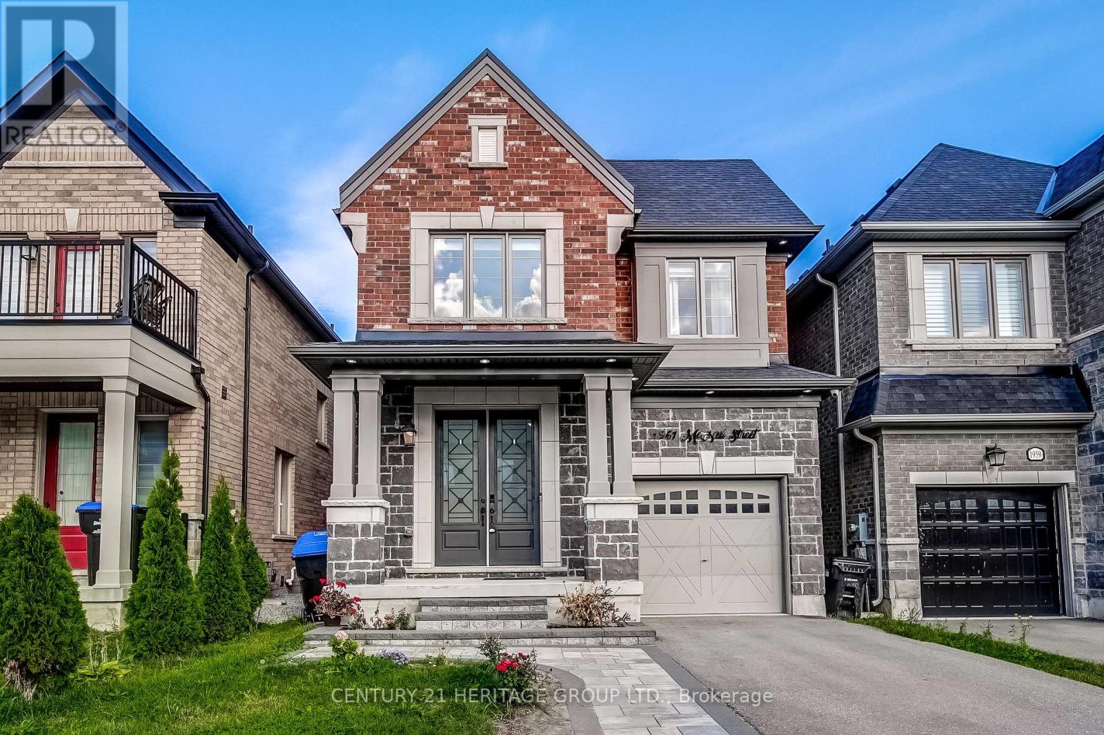 1961 Mcneil Street, Innisfil, Ontario  L9S 4B7 - Photo 1 - N12403303