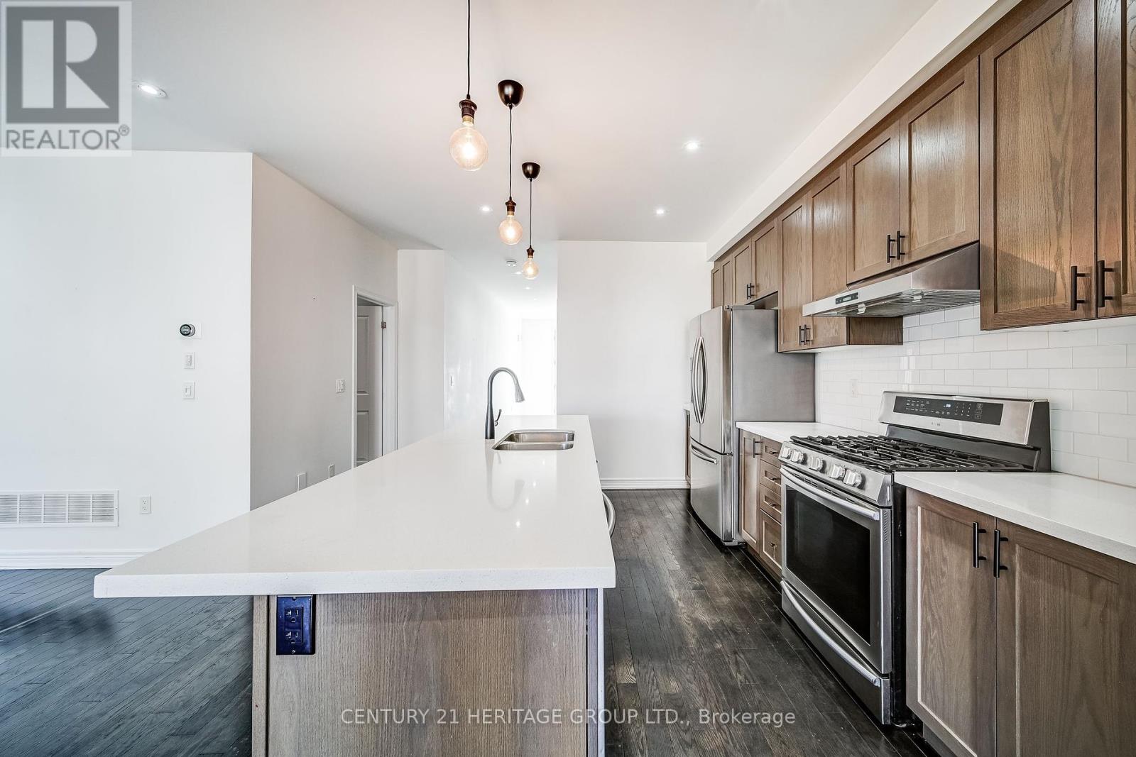 1961 Mcneil Street, Innisfil, Ontario  L9S 4B7 - Photo 10 - N12403303