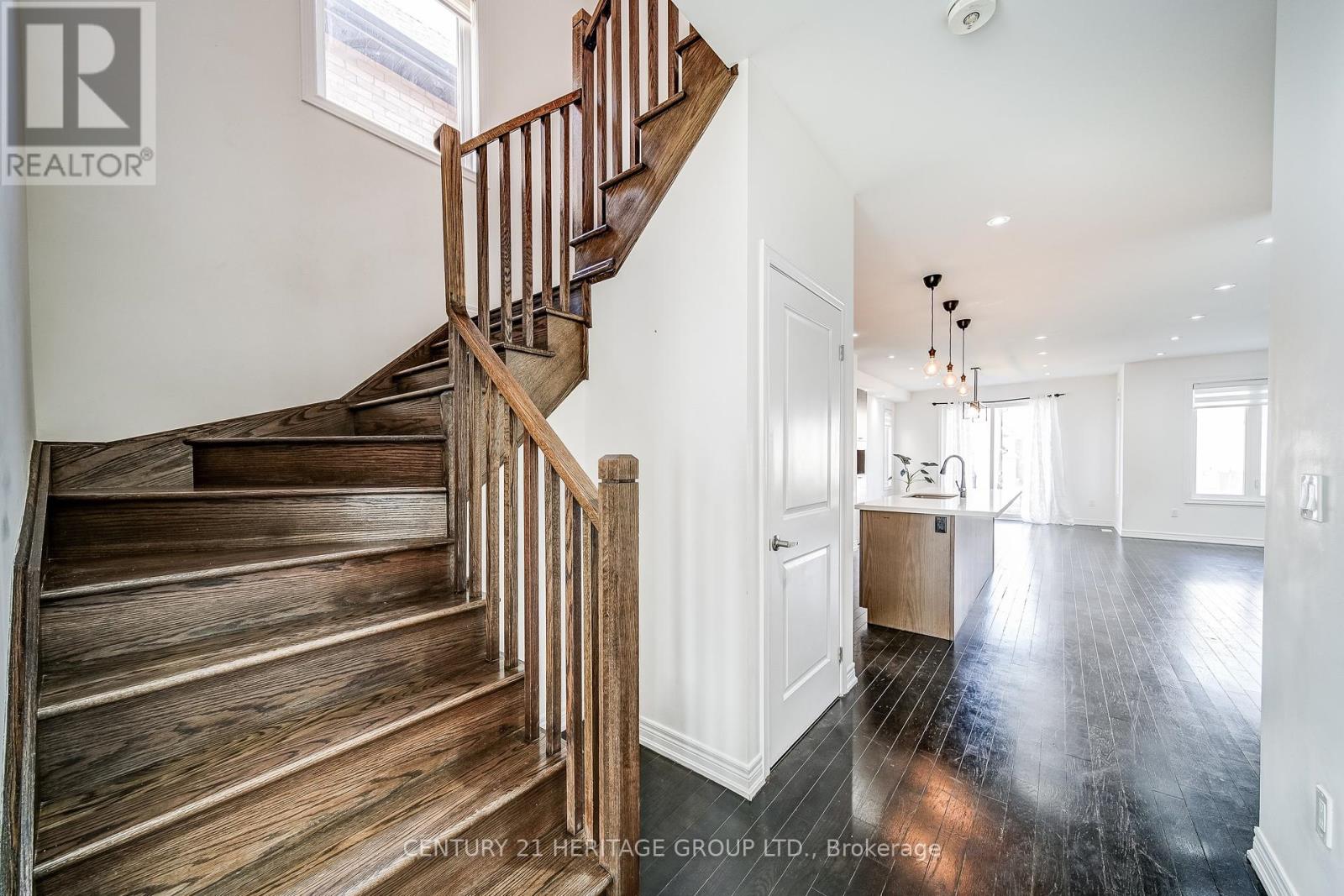 1961 Mcneil Street, Innisfil, Ontario  L9S 4B7 - Photo 14 - N12403303
