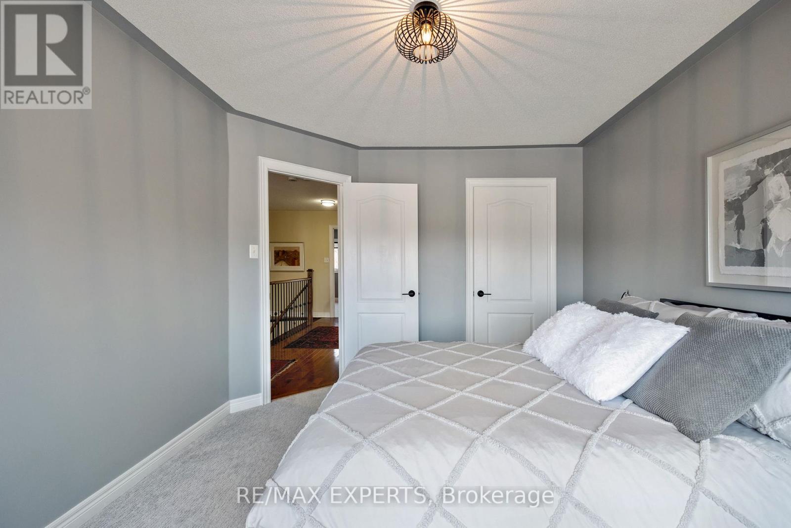 228 Sawmill Valley Drive, Newmarket, Ontario  L3X 2W1 - Photo 22 - N12403332