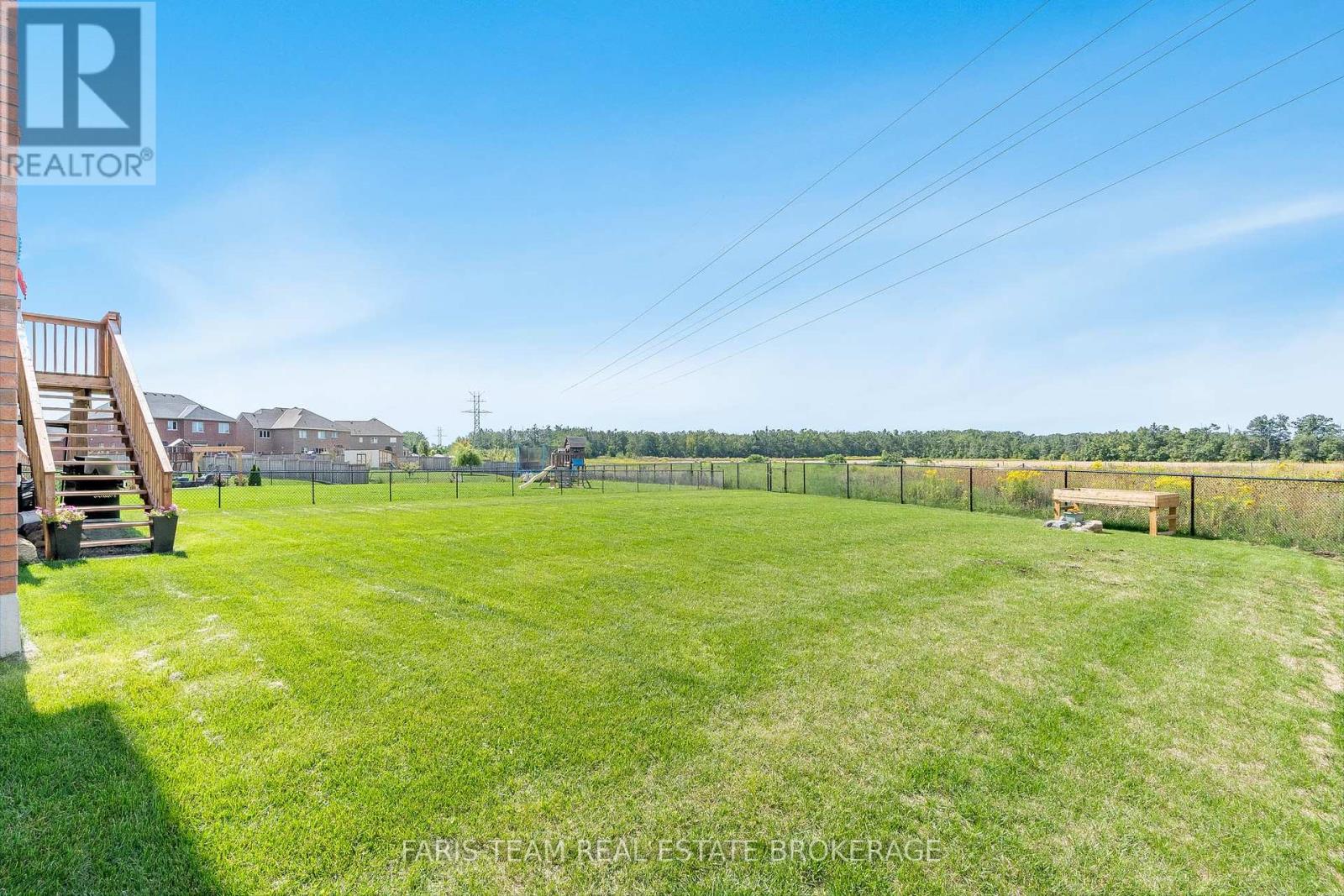 13 Sanford Circle, Springwater, Ontario  L9X 2A8 - Photo 36 - S12403357