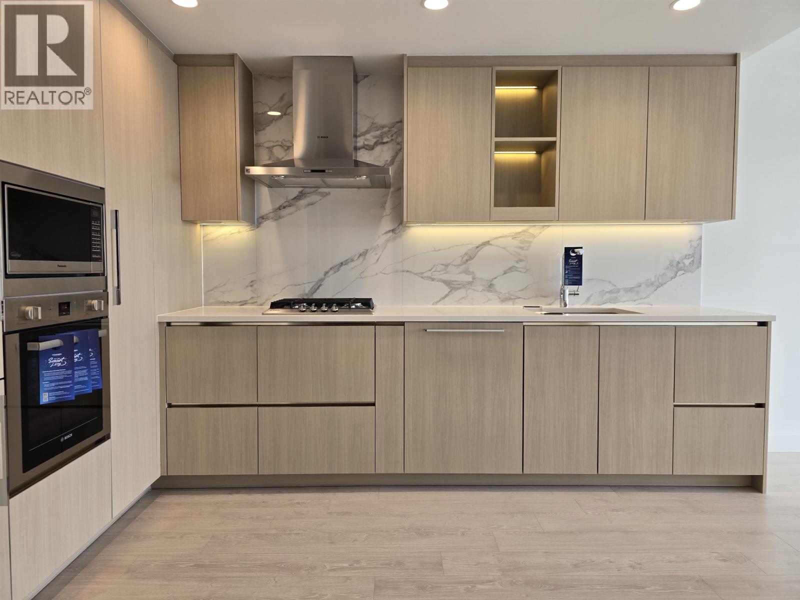 28xx 4890 LOUGHEED HWY, burnaby, British Columbia