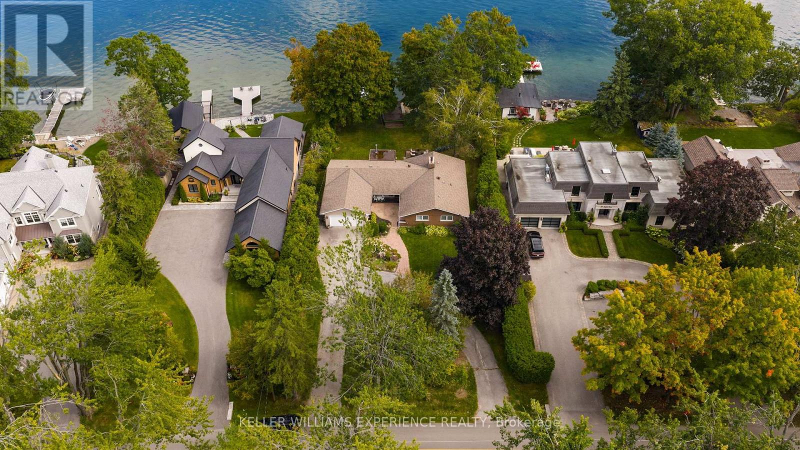 18 Maple Drive, Orillia, Ontario  L3V 3W2 - Photo 2 - S12403396
