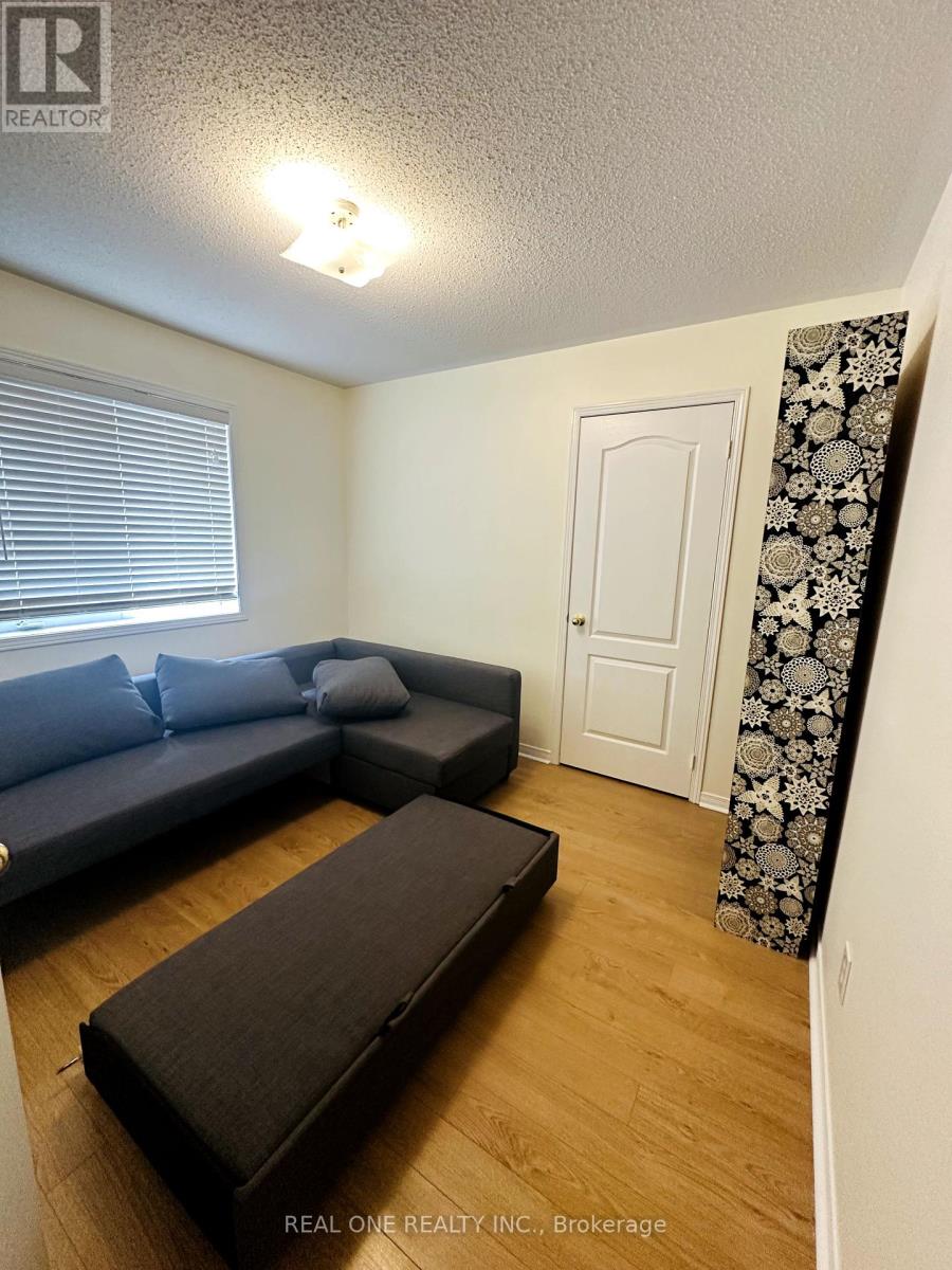 3829 Quiet Creek Drive, Mississauga, Ontario  L5M 8B1 - Photo 12 - W12403234