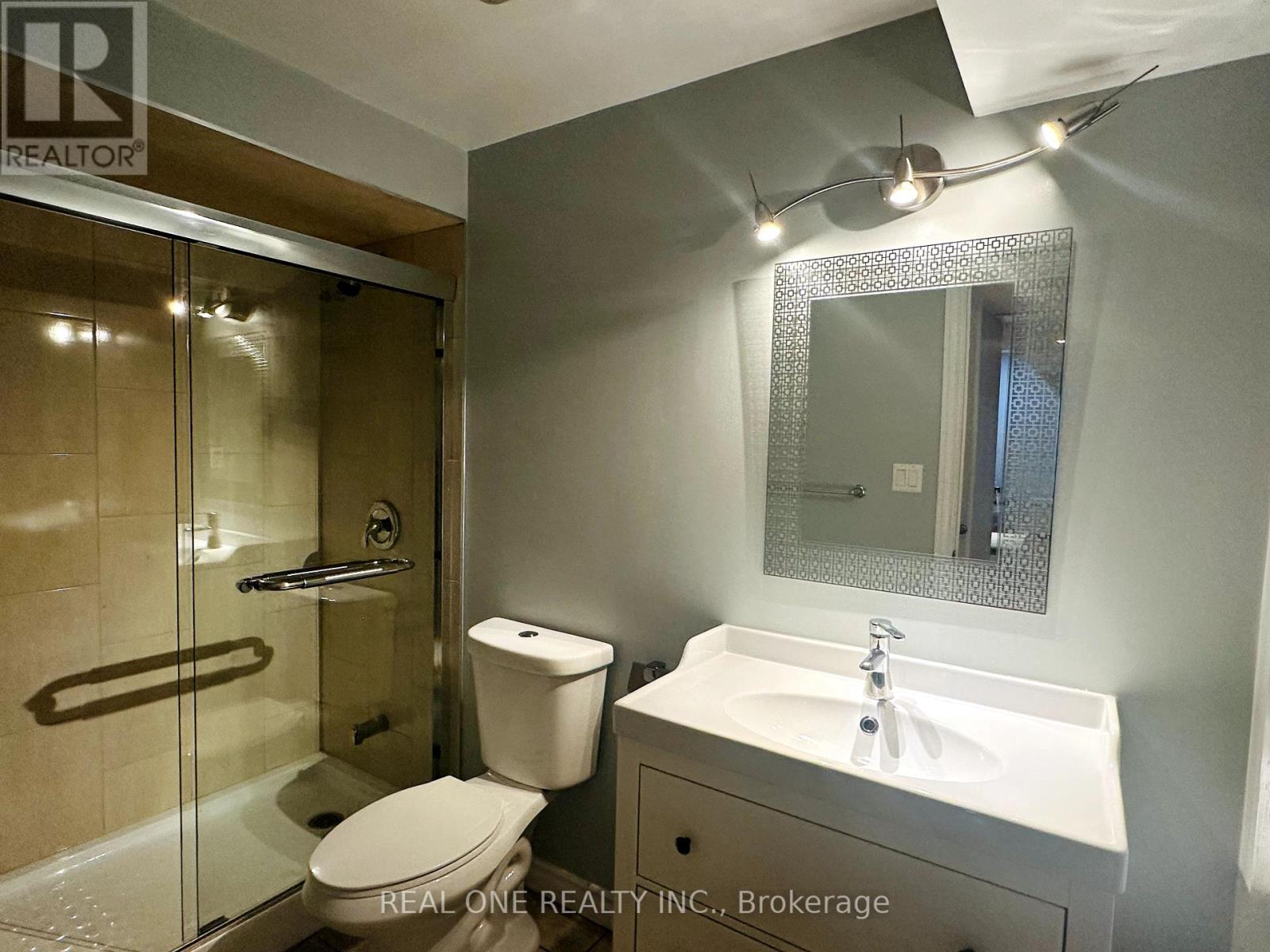 3829 Quiet Creek Drive, Mississauga, Ontario  L5M 8B1 - Photo 19 - W12403234