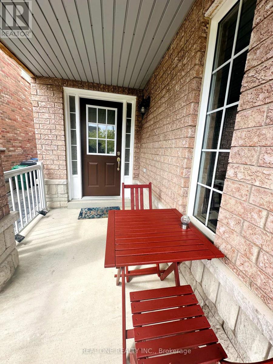 3829 Quiet Creek Drive, Mississauga, Ontario  L5M 8B1 - Photo 2 - W12403234