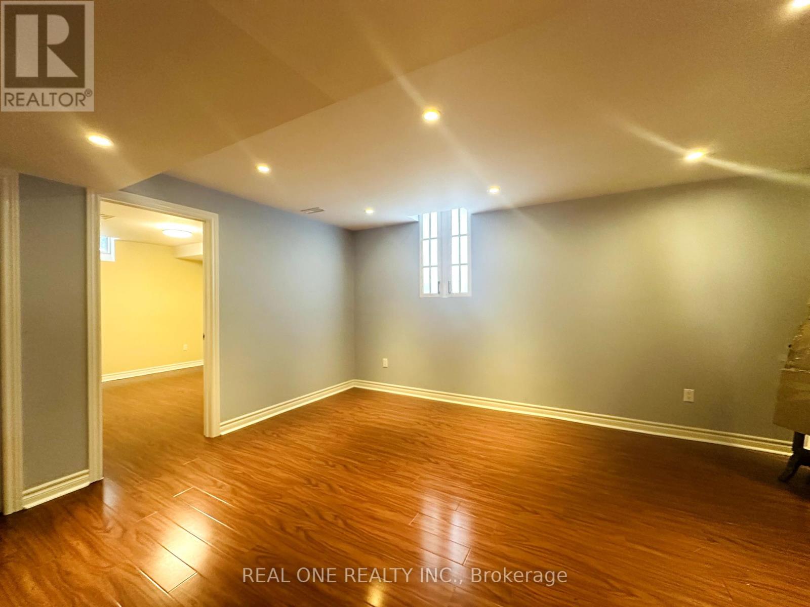 3829 Quiet Creek Drive, Mississauga, Ontario  L5M 8B1 - Photo 9 - W12403234