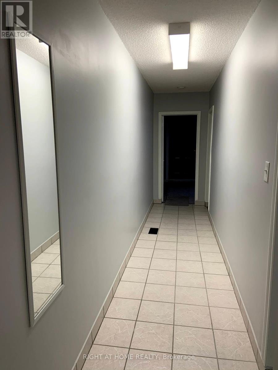 2025 Dufferin Street, Toronto (Caledonia-Fairbank), Ontario  M6E 3R3 - Photo 28 - W12403245