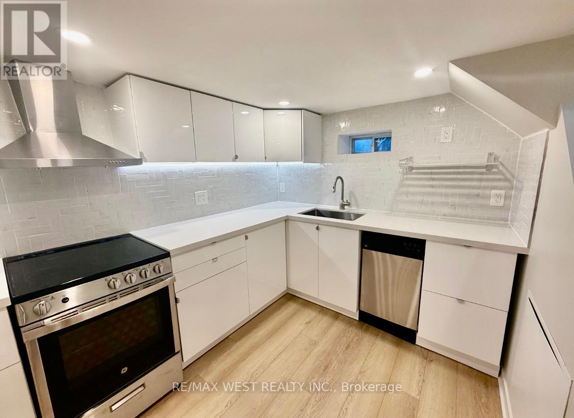 BSMT - 10 VIMY AVENUE, Toronto, Ontario