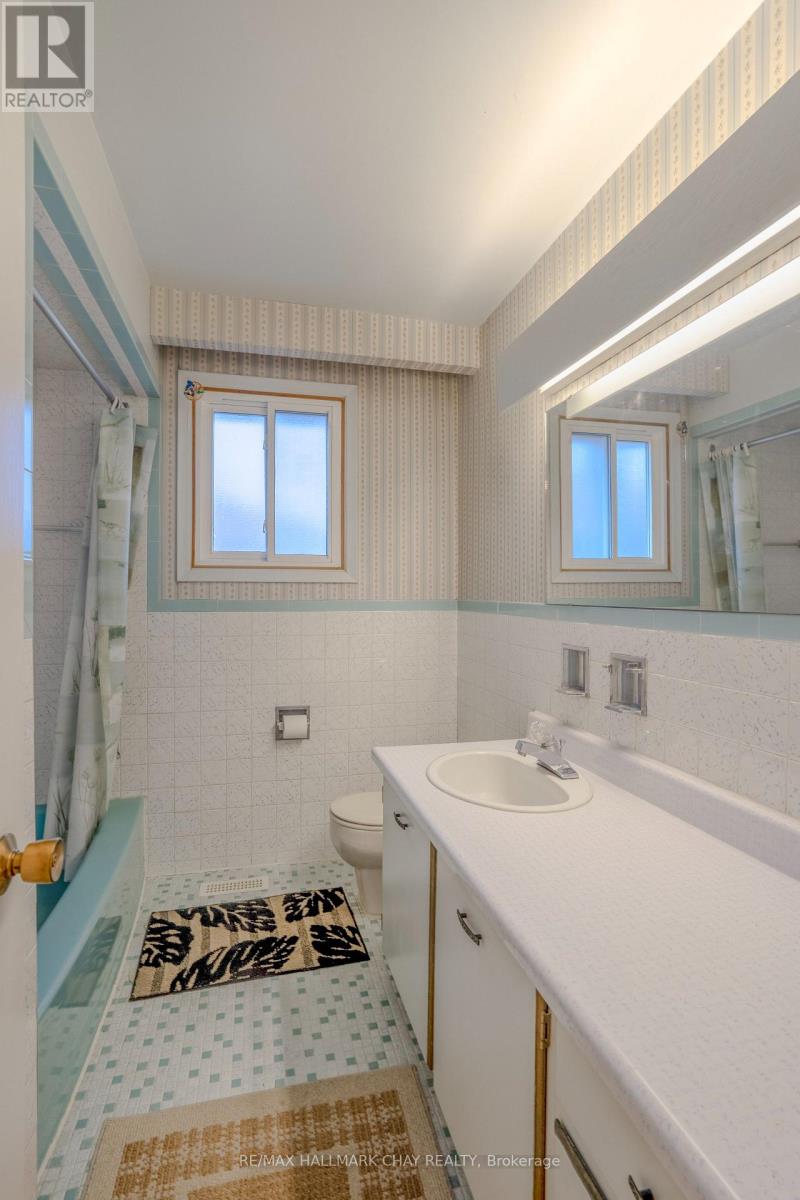 3 Alicewood Court, Toronto, Ontario  M9V 3Y1 - Photo 16 - W12403349