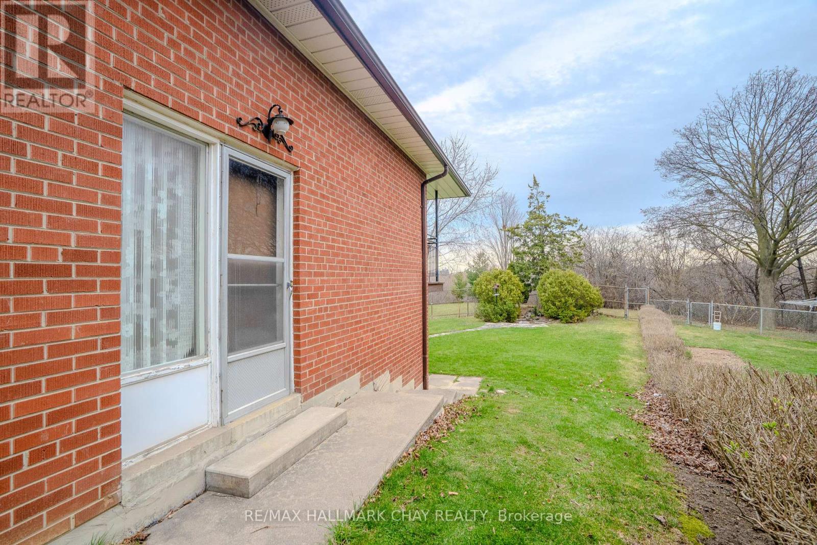 3 Alicewood Court, Toronto, Ontario  M9V 3Y1 - Photo 32 - W12403349