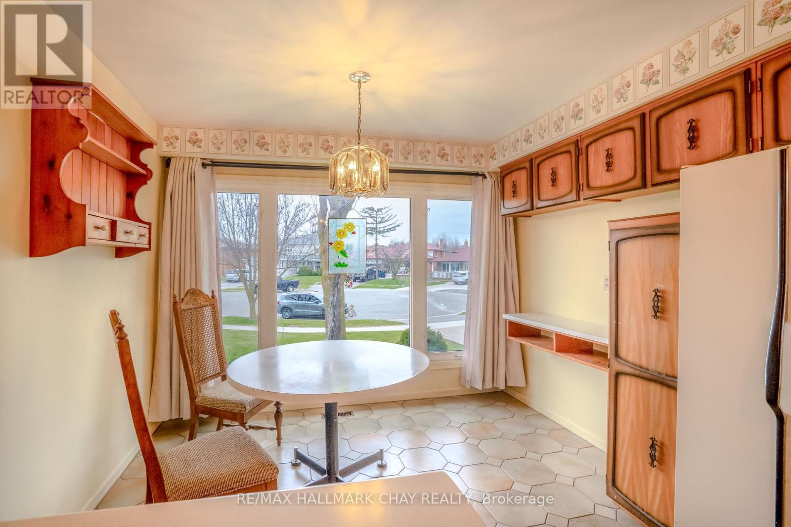 3 Alicewood Court, Toronto, Ontario  M9V 3Y1 - Photo 6 - W12403349