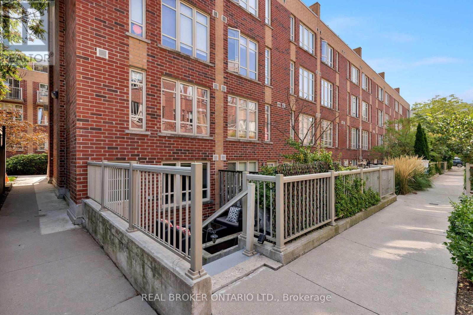 146 - 35 Elsie Lane, Toronto, Ontario  M6P 3N3 - Photo 18 - W12403388
