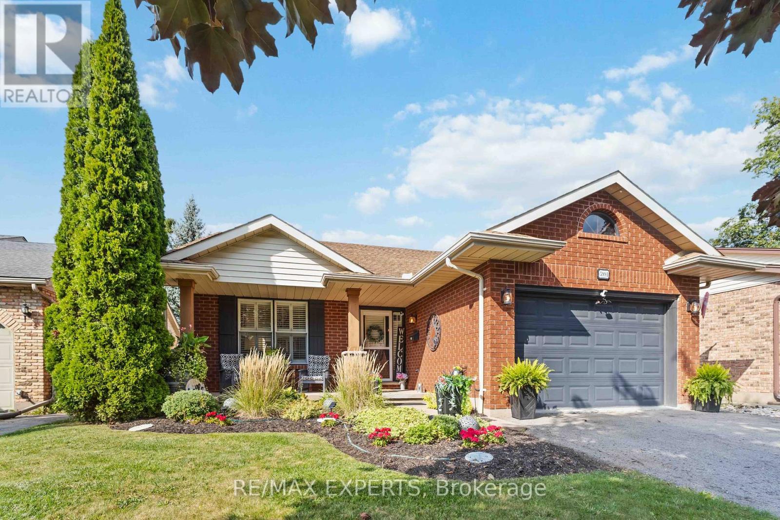 5991 Andrea Drive, Niagara Falls, Ontario  L2H 2Z9 - Photo 4 - X12403291