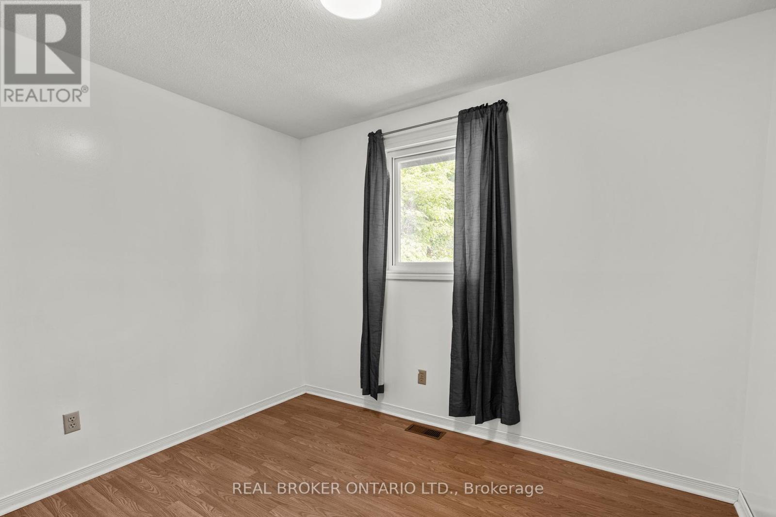 180 Bakery Lane, Gravenhurst, Ontario  P1P 1R2 - Photo 15 - X12403300