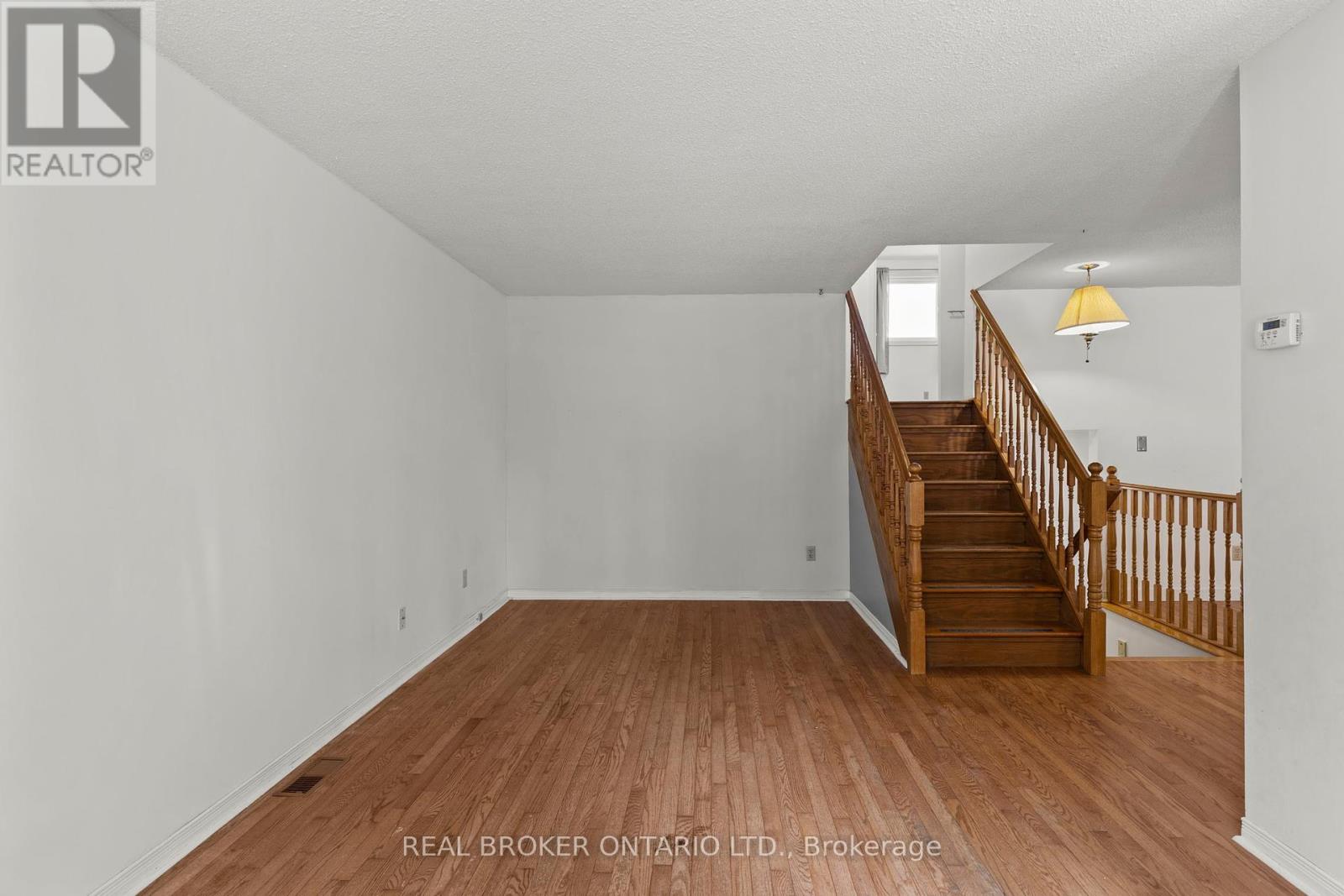 180 Bakery Lane, Gravenhurst, Ontario  P1P 1R2 - Photo 7 - X12403300