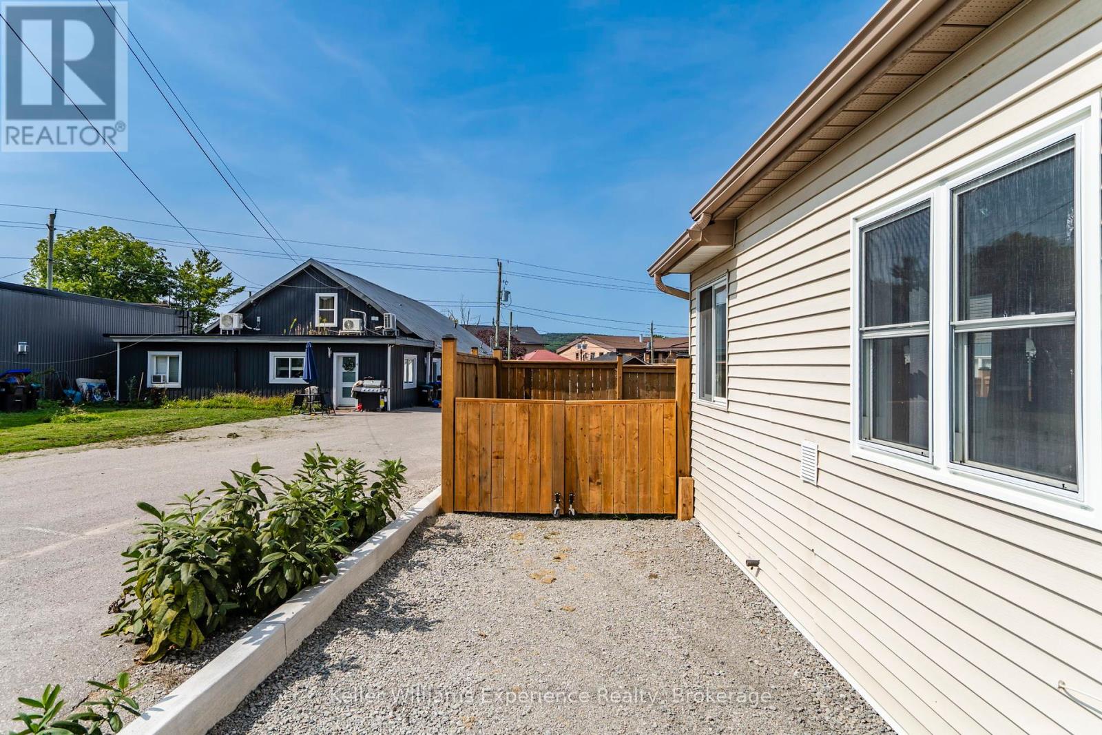 10 Levi Simon Trail, Penetanguishene, Ontario L9M 1A4 - Photo 12 - S12403552