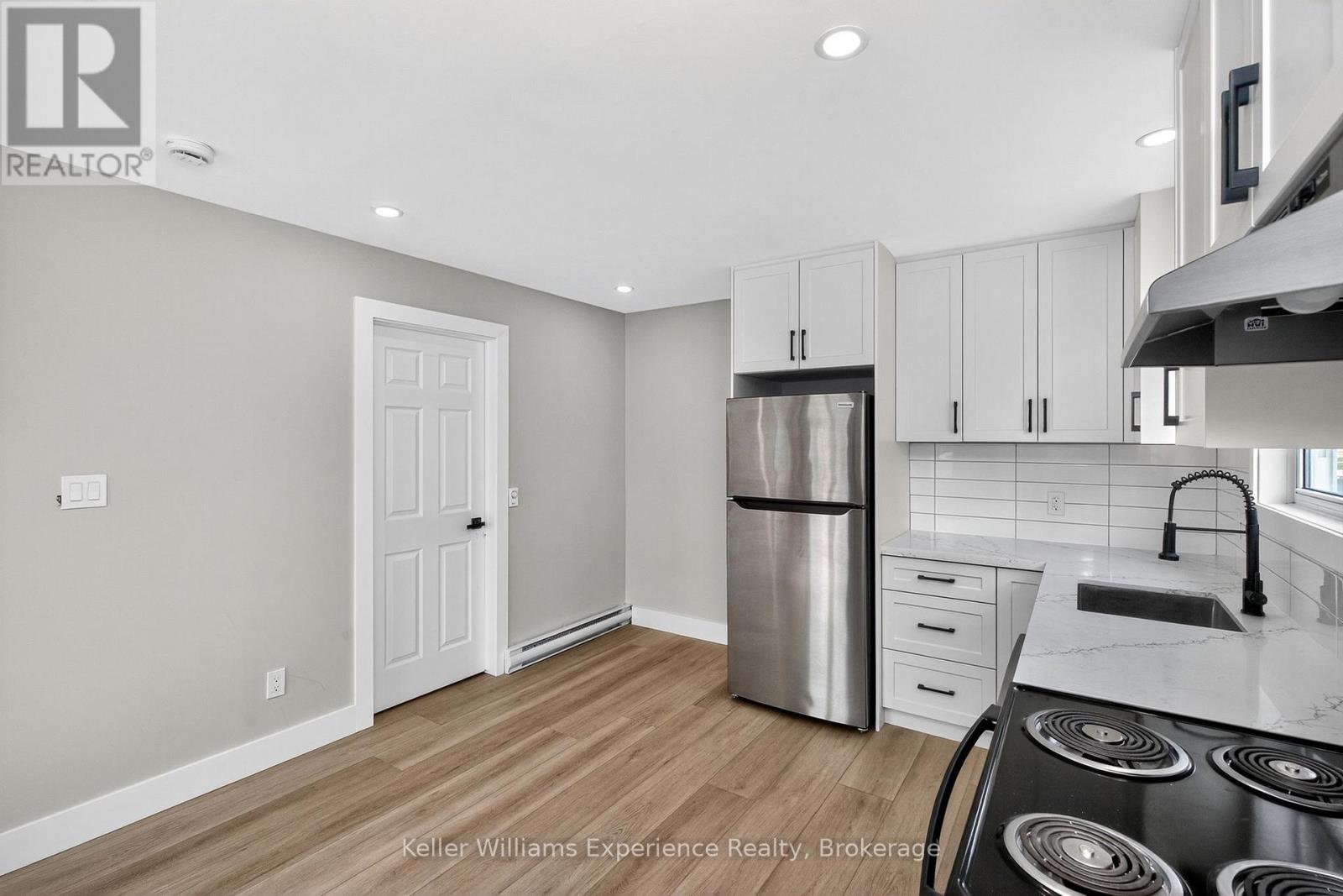 10 Levi Simon Trail, Penetanguishene, Ontario L9M 1A4 - Photo 3 - S12403552