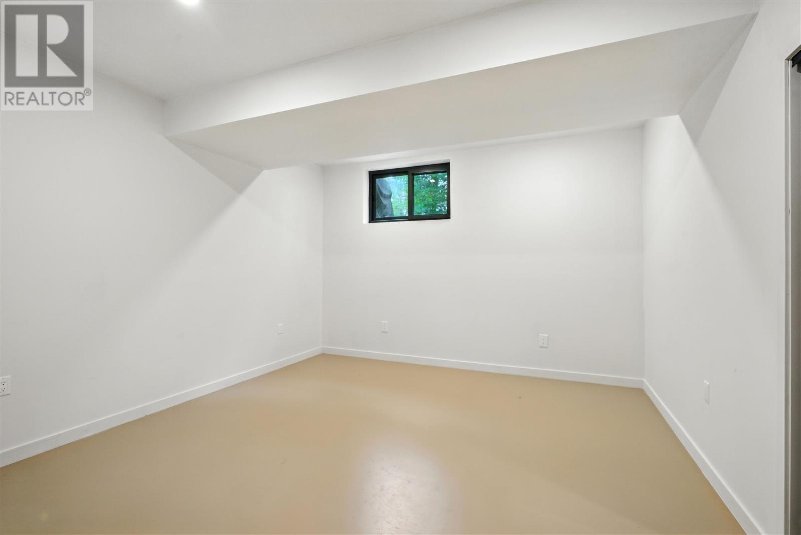 4223 Queen St E, Sault Ste. Marie, Ontario  P6A 5K9 - Photo 39 - SM252623