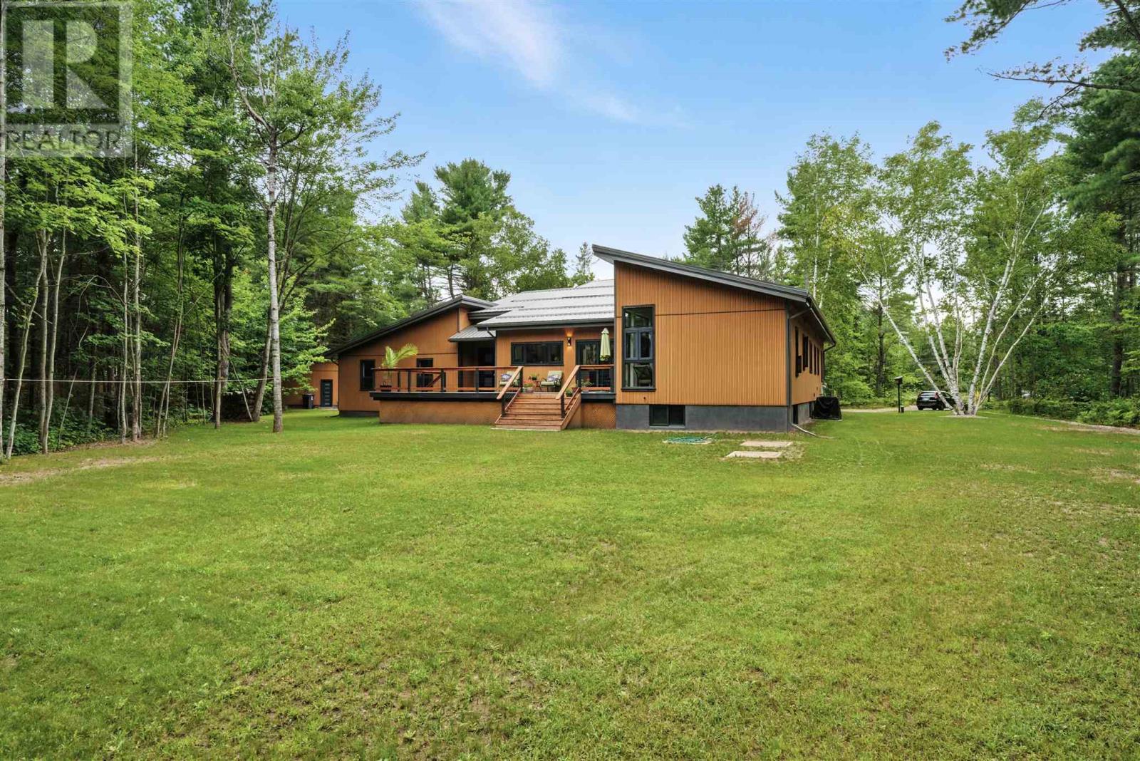 4223 Queen St E, Sault Ste. Marie, Ontario  P6A 5K9 - Photo 6 - SM252623