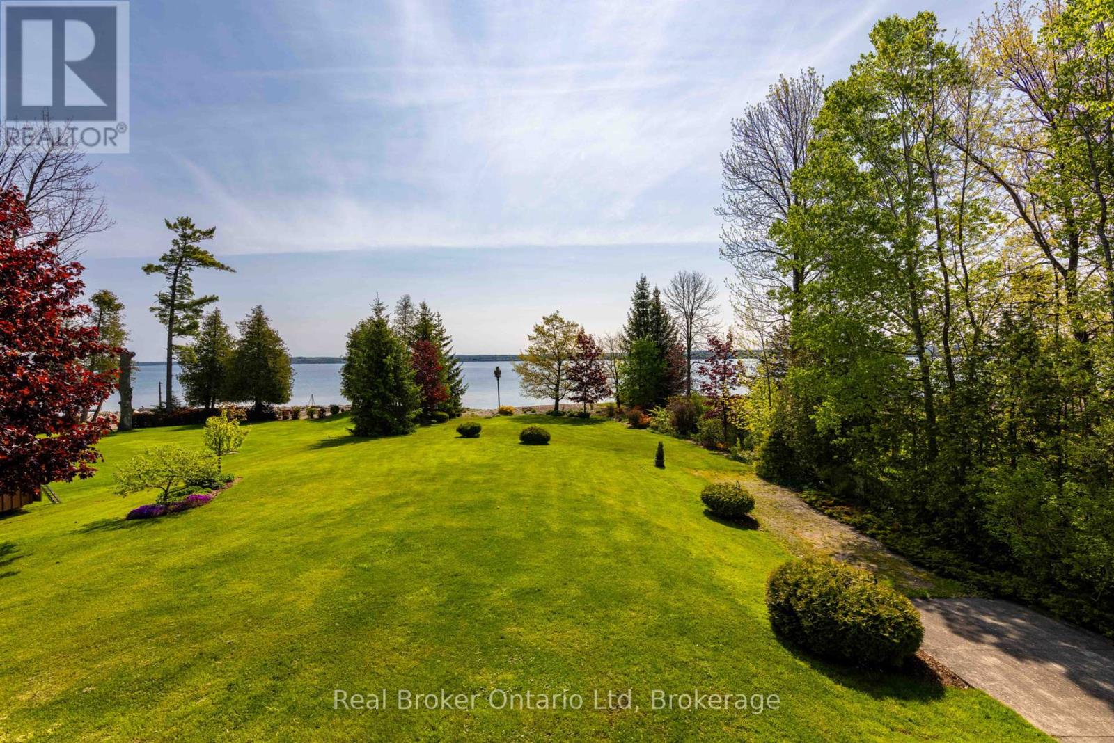 361 Balmy Beach Road, Georgian Bluffs, Ontario  N4K 5N4 - Photo 16 - X12403583