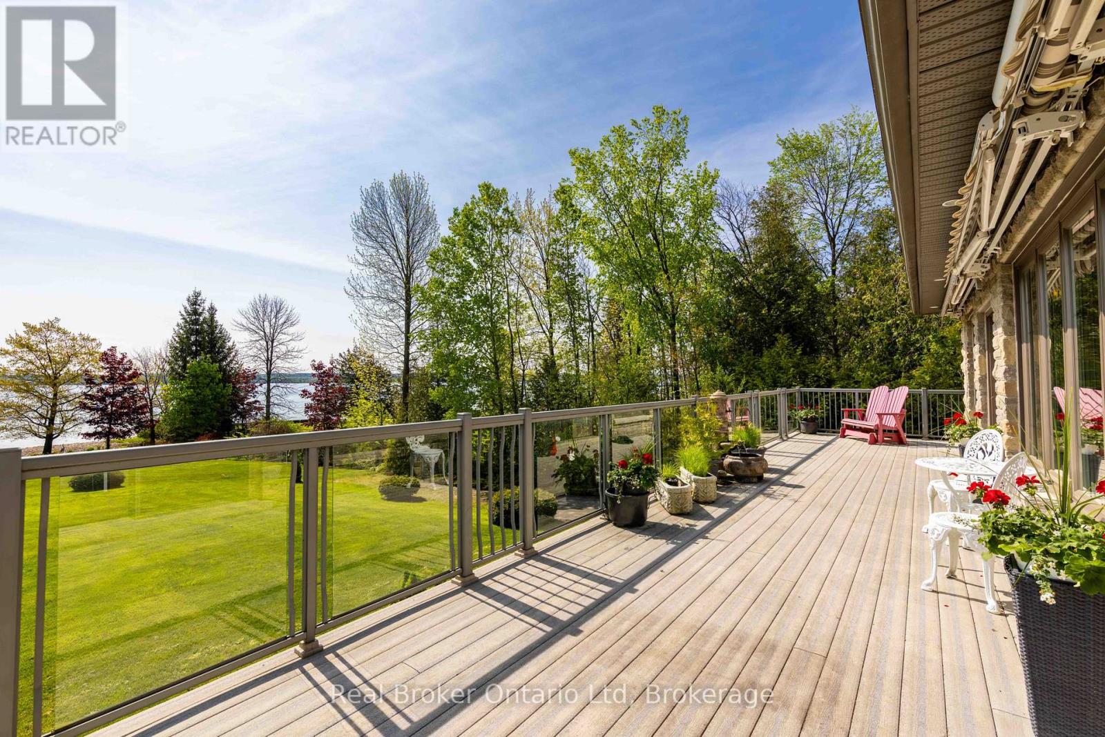 361 Balmy Beach Road, Georgian Bluffs, Ontario  N4K 5N4 - Photo 17 - X12403583