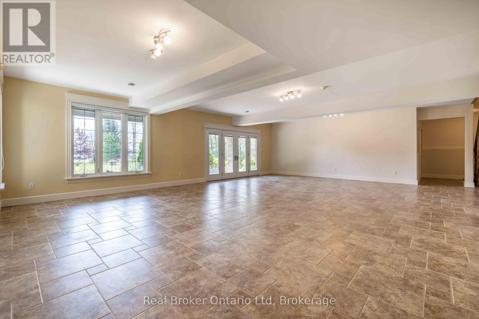 361 Balmy Beach Road, Georgian Bluffs, Ontario  N4K 5N4 - Photo 31 - X12403583