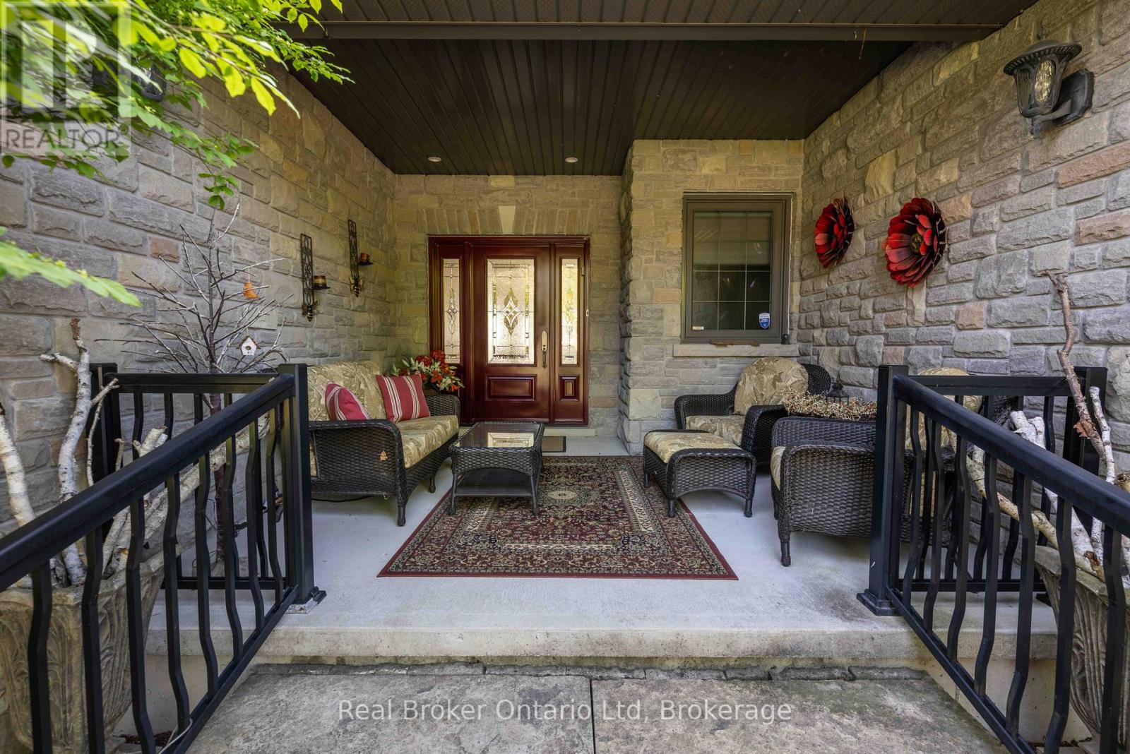 361 Balmy Beach Road, Georgian Bluffs, Ontario  N4K 5N4 - Photo 4 - X12403583