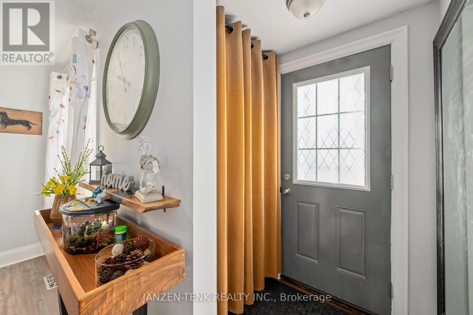154 Elm Street, St. Thomas, Ontario  N5R 1J3 - Photo 10 - X12403492