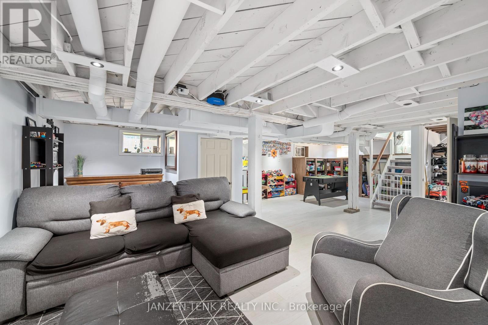 154 Elm Street, St. Thomas, Ontario  N5R 1J3 - Photo 23 - X12403492