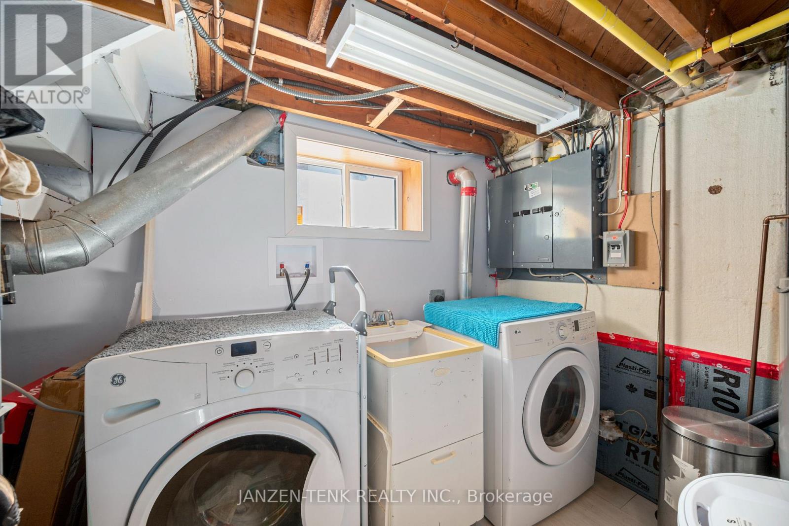 154 Elm Street, St. Thomas, Ontario  N5R 1J3 - Photo 30 - X12403492