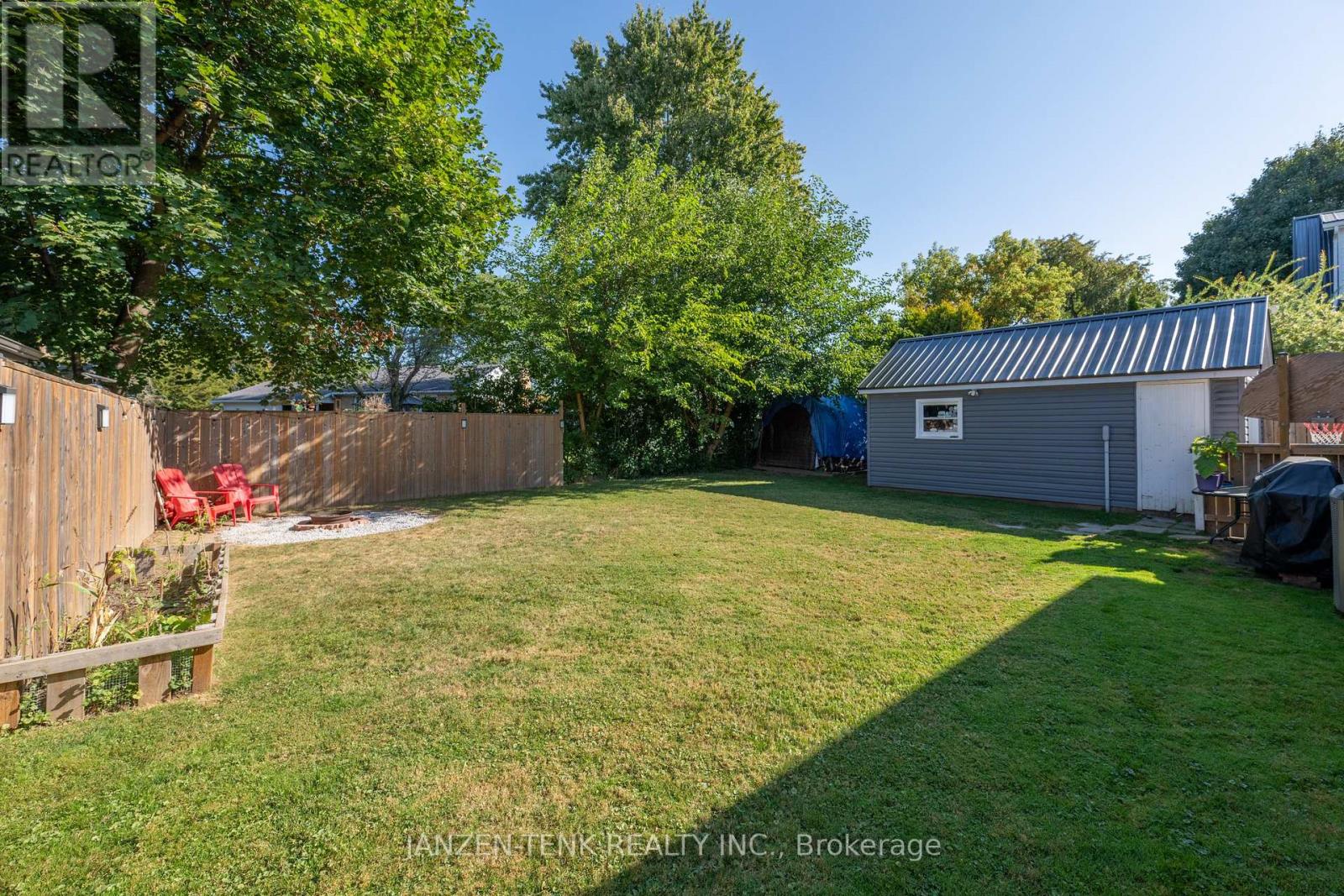 154 Elm Street, St. Thomas, Ontario  N5R 1J3 - Photo 34 - X12403492