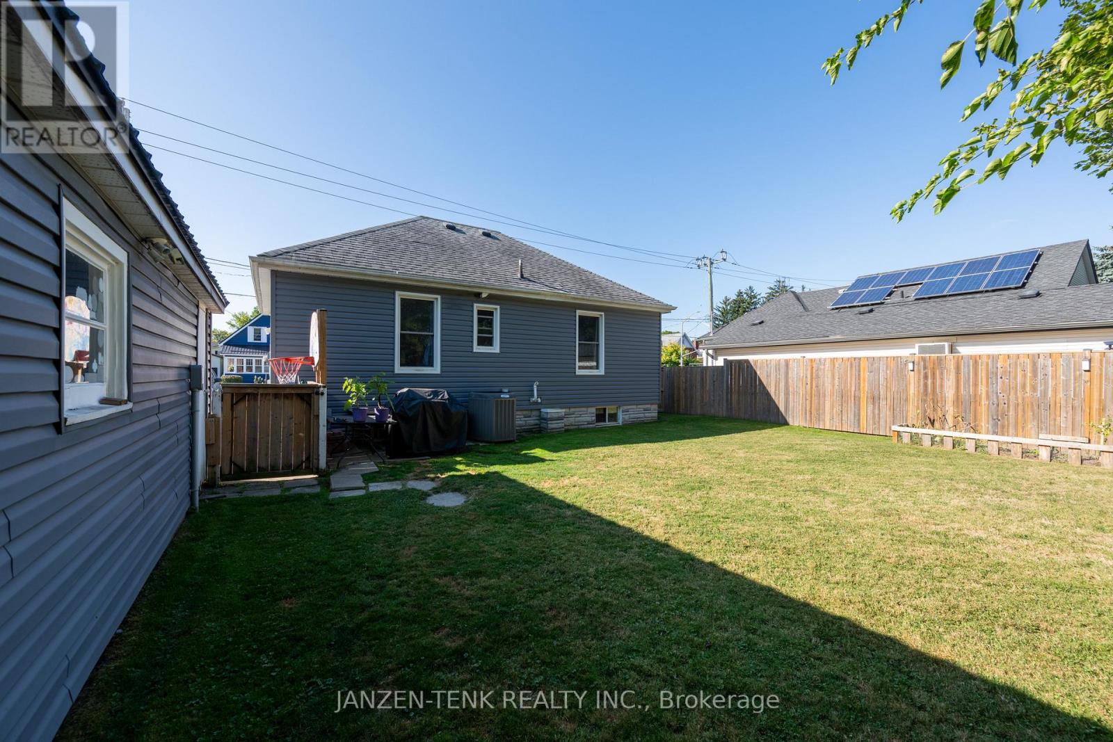 154 Elm Street, St. Thomas, Ontario  N5R 1J3 - Photo 39 - X12403492