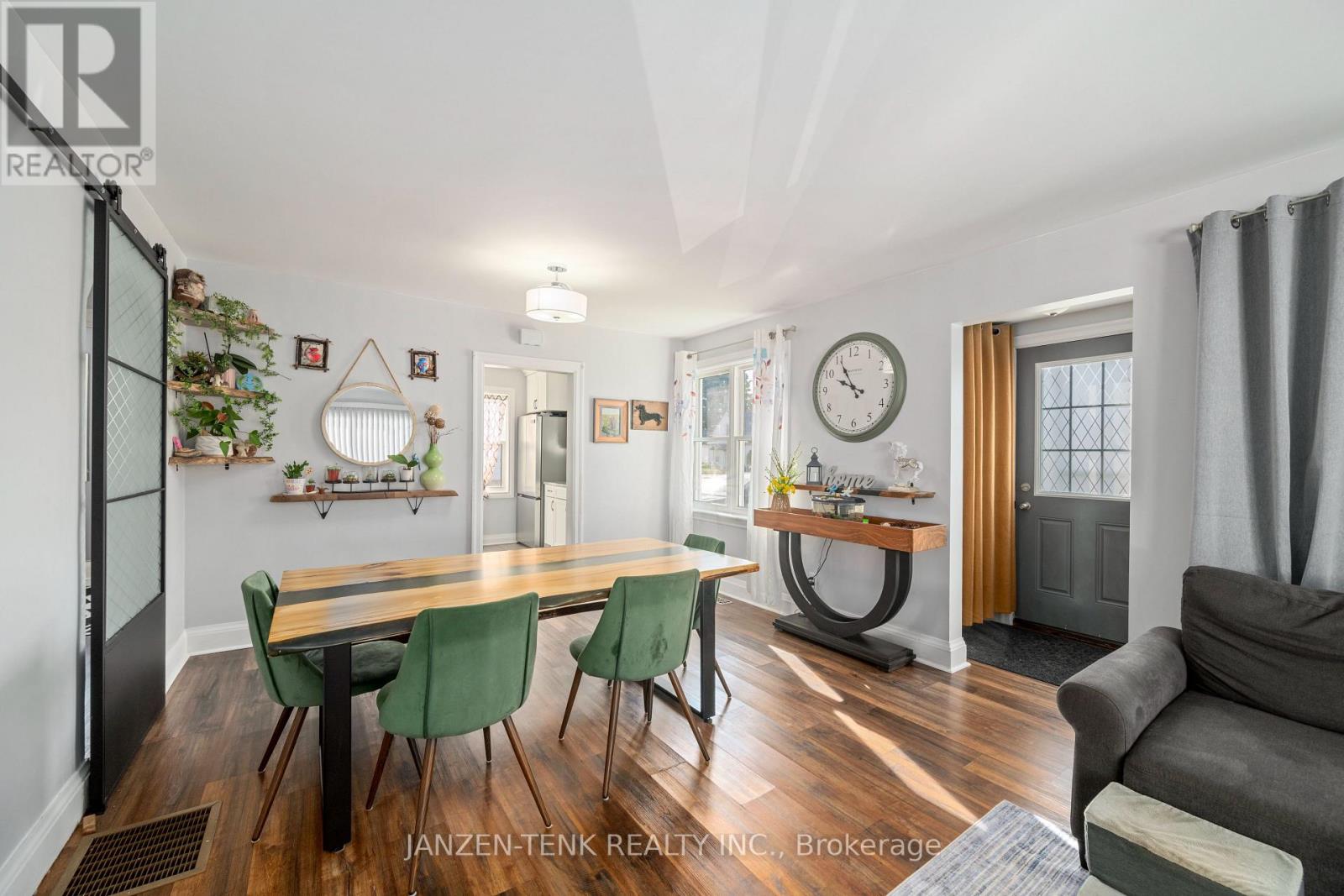 154 Elm Street, St. Thomas, Ontario  N5R 1J3 - Photo 7 - X12403492